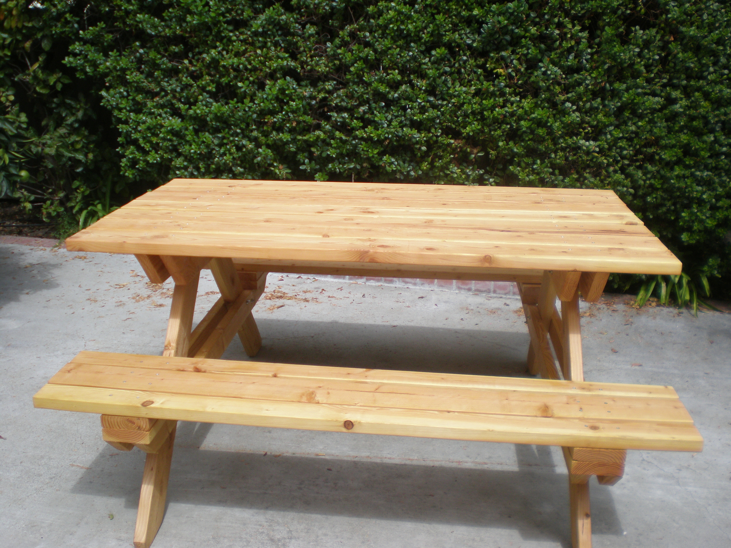 Picnic Table​